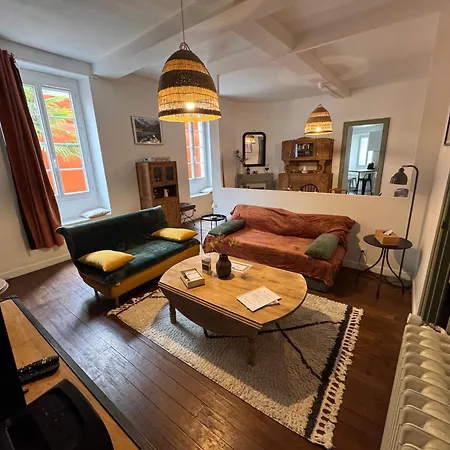 Saussat Apartment *